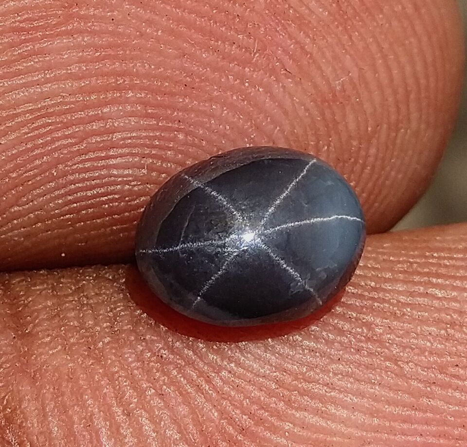 Star Spinel 2ct Natural Stone.