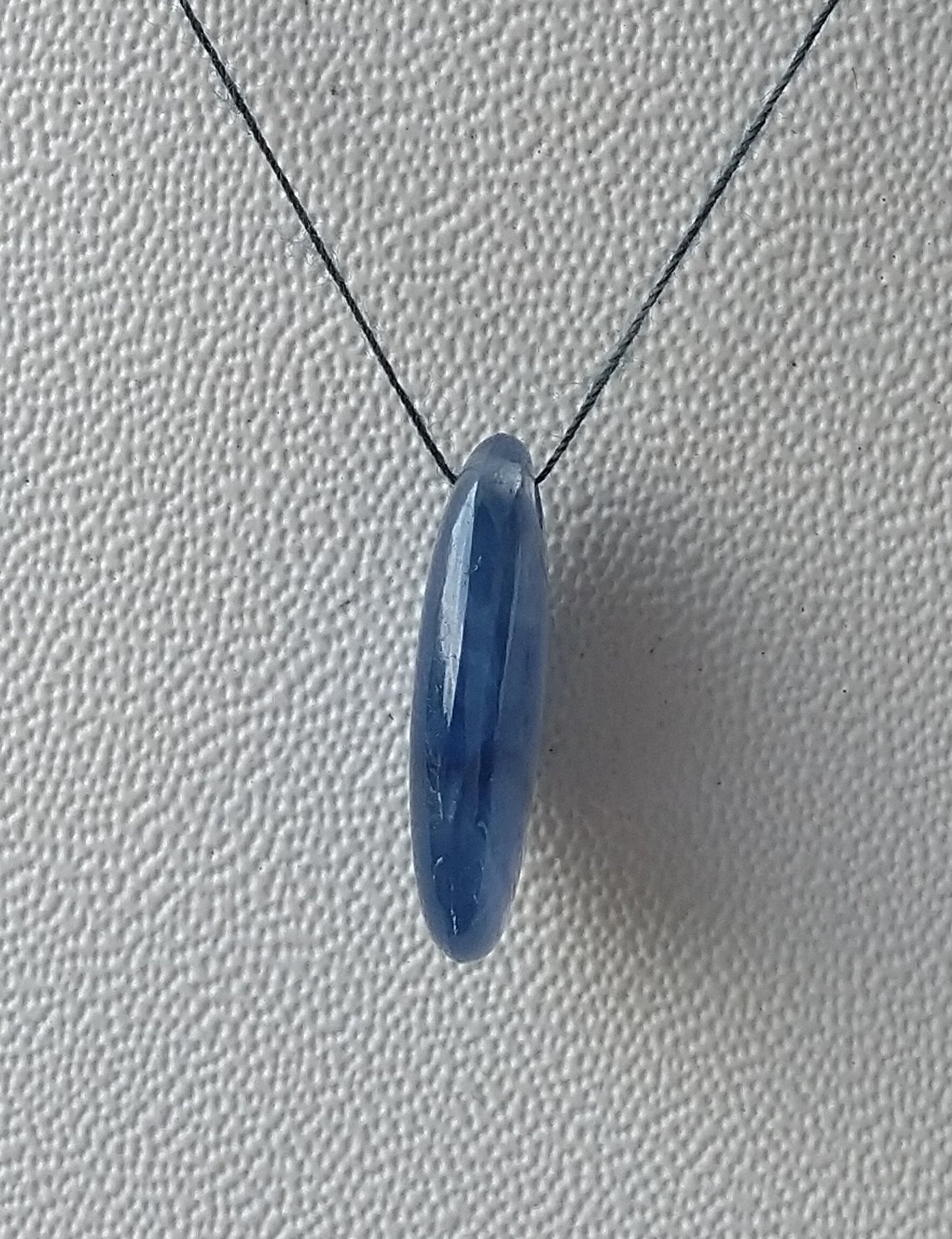 PENDANT 6.75ct BLUE SAPPHIRE.