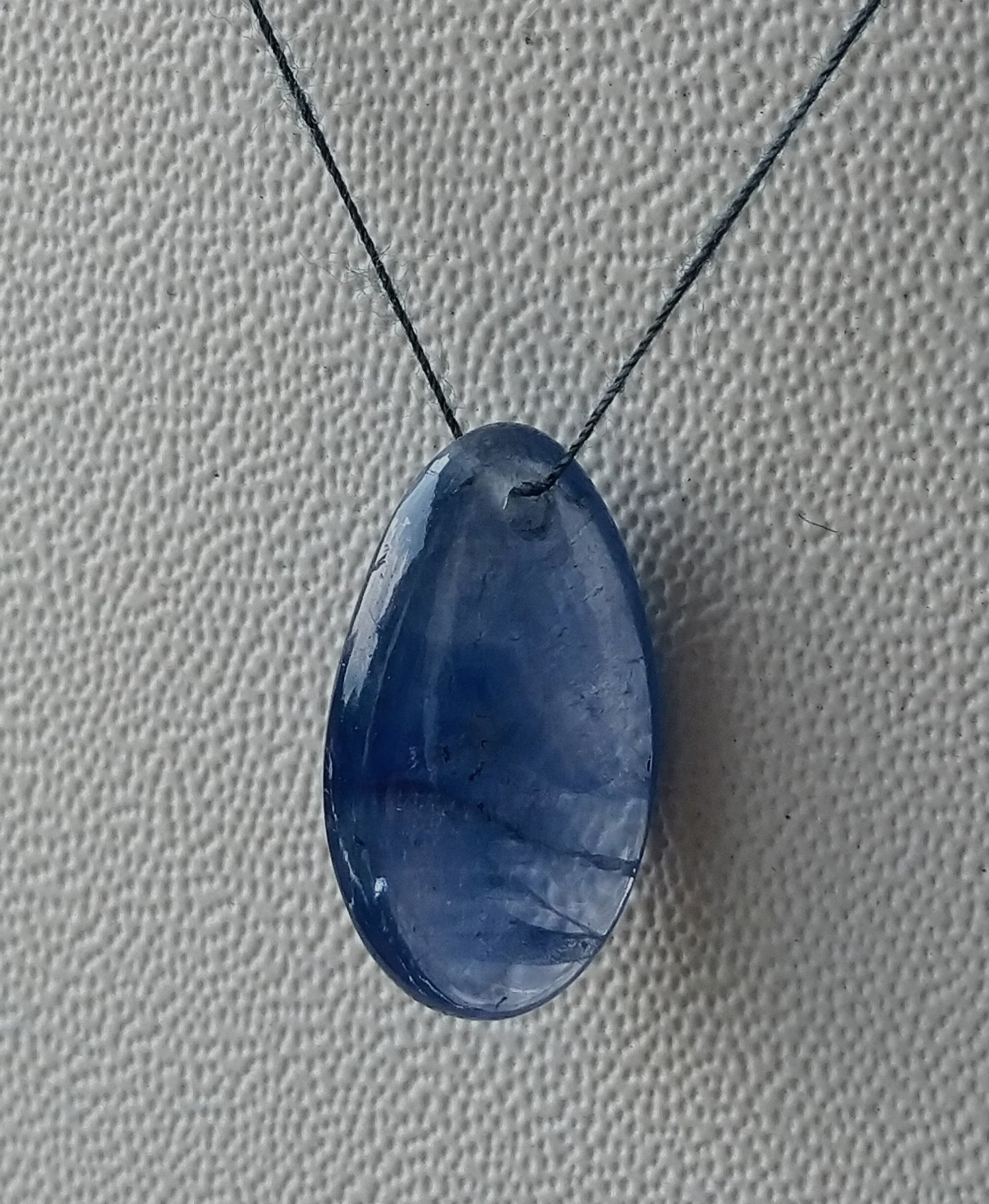 PENDANT 6.75ct BLUE SAPPHIRE.