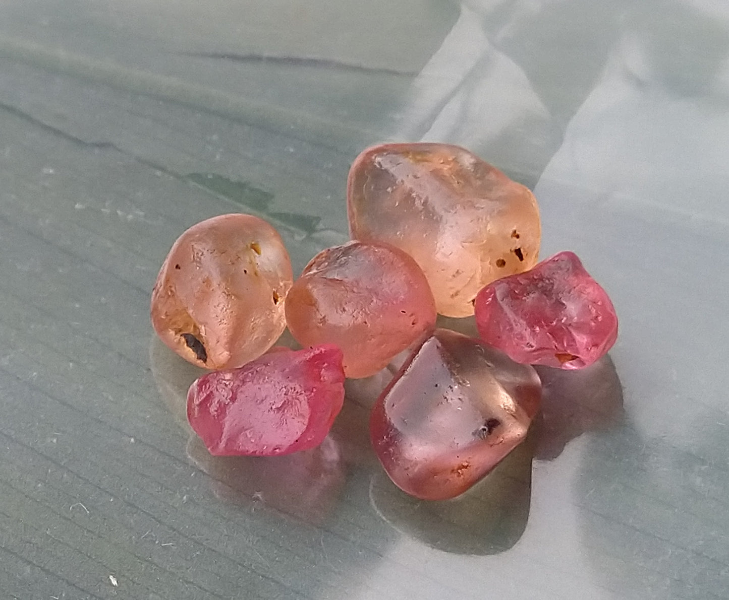 Padparadscha 8ct-06pcs Natural Small Rough Stone Lot.