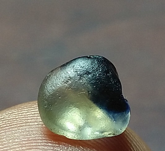 Natural Sapphire 2.55ct Bi-Color Rough Stone.