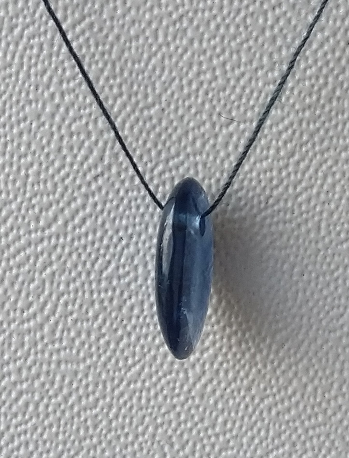 PENDANT 1.90ct BLUE SAPPHIRE.