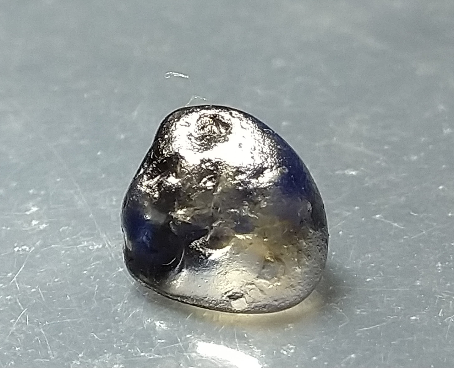 Natural Sapphire 2.55ct Bi-Color Rough Stone.