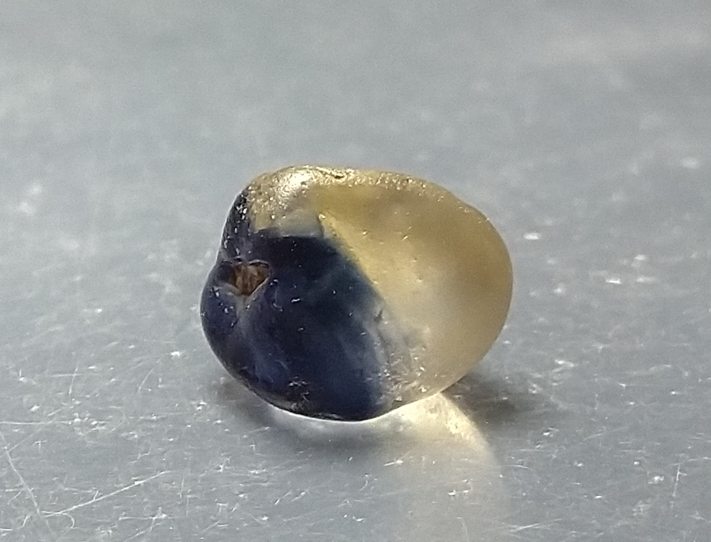 Natural Sapphire 2.55ct Bi-Color Rough Stone.