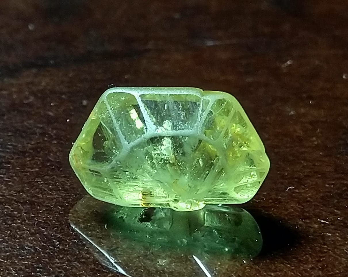 Natural Chrysoberyl Crystal 4.05ct Rare Color Complete Stone Sri-Lanka.