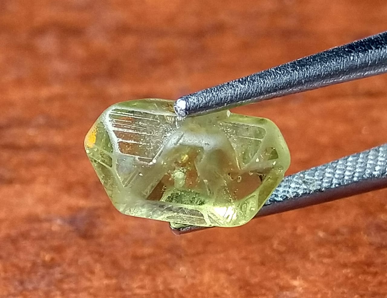 Natural Chrysoberyl Crystal 4.05ct Rare Color Complete Stone Sri-Lanka.