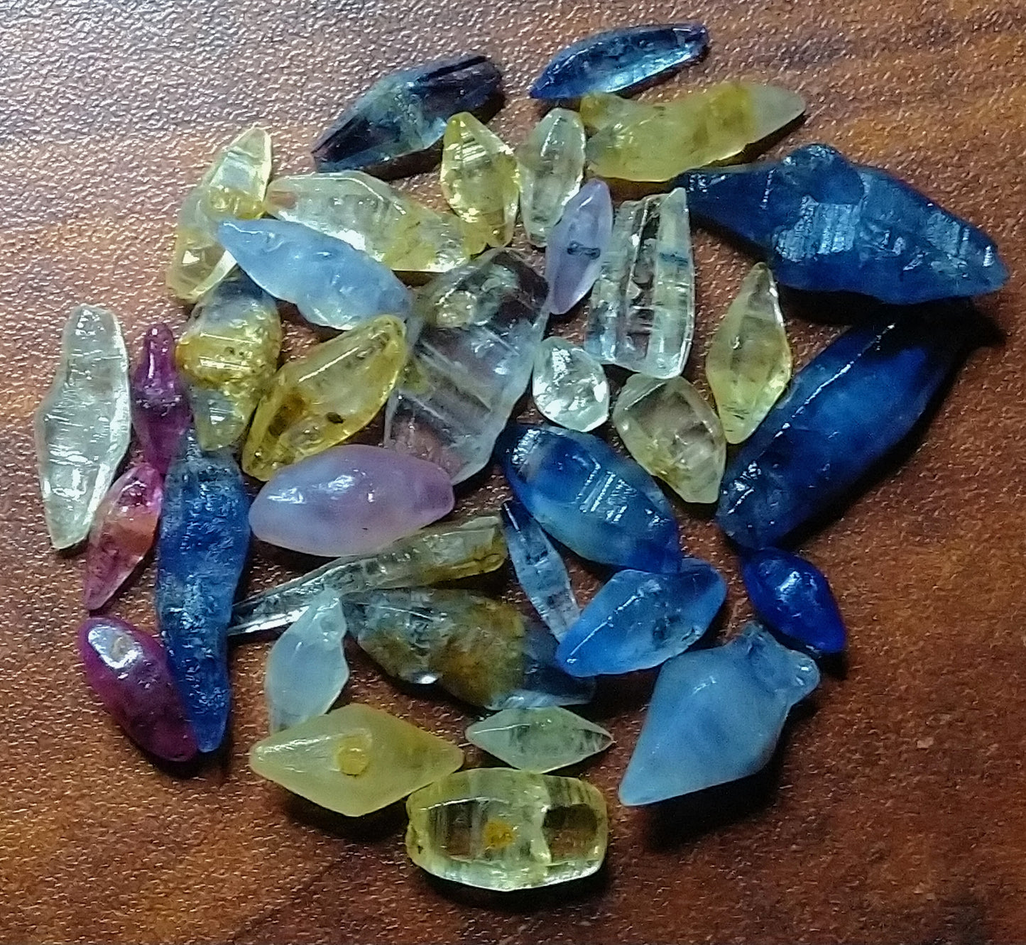 Natural Sapphire Crystals 102ct-34pcs Lot.