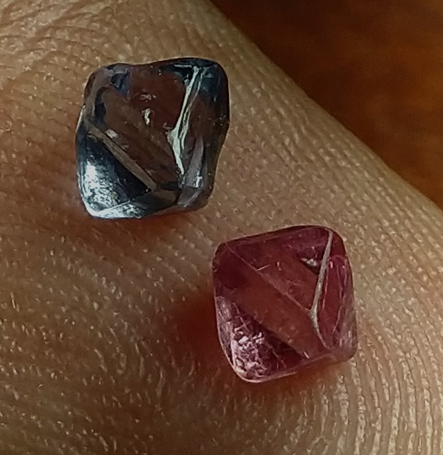 Spinel 0.95ct-2pcs Small Crystals.