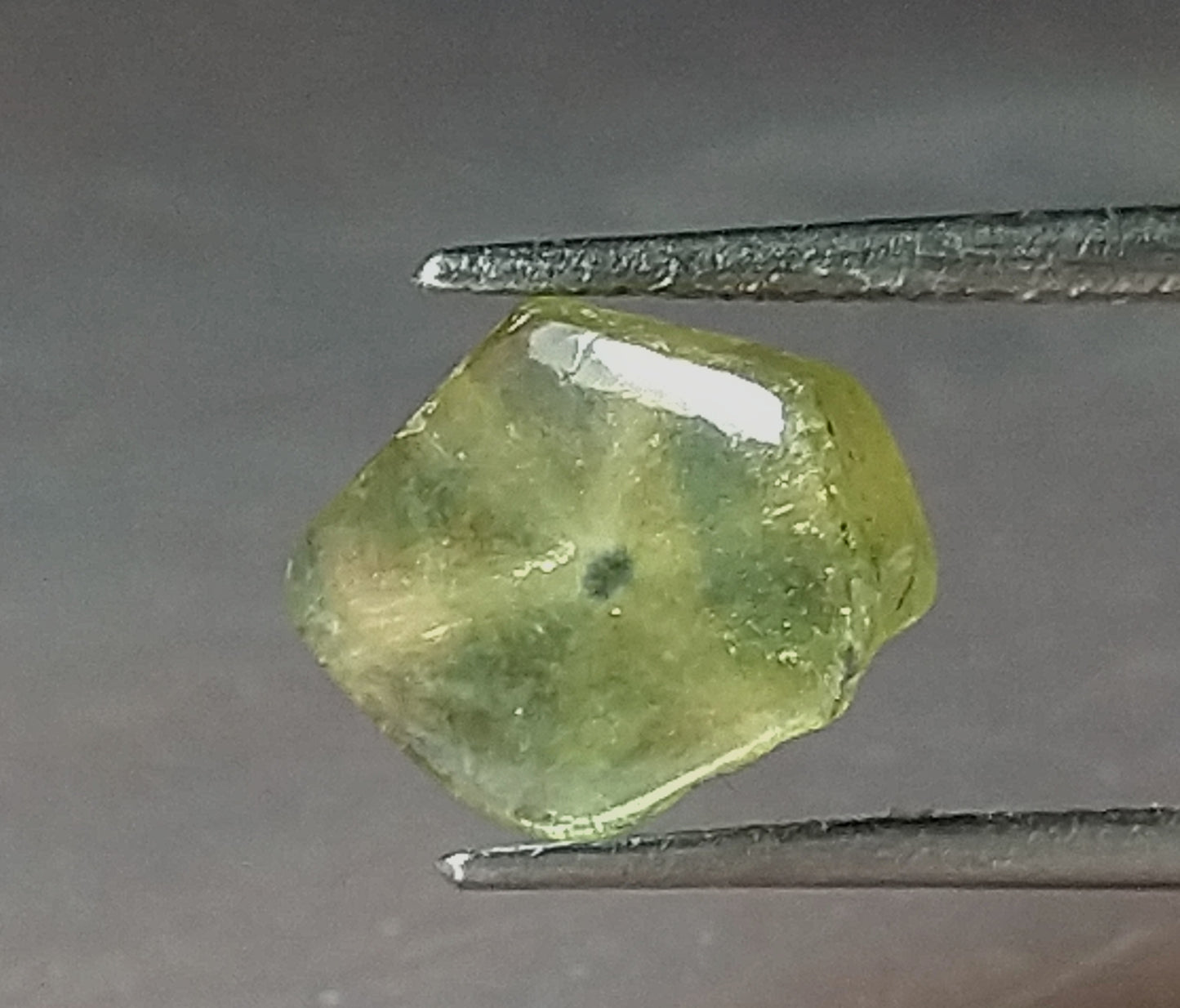 Natural Greenish Yellow Colour Trapiche Sapphire 2.40ct Rare Stone.