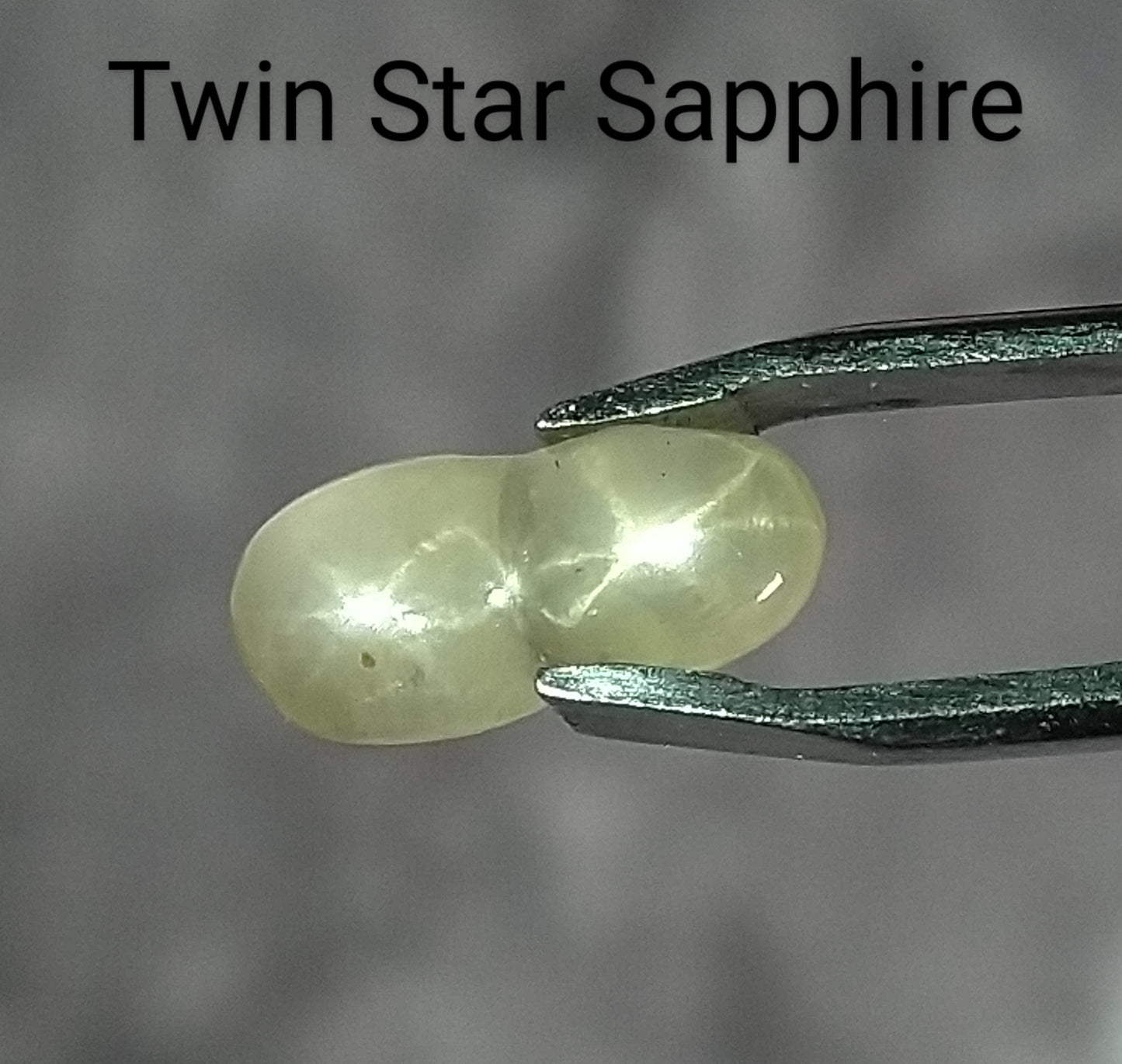 NATURAL TWIN YELLOW STAR SAPPGHIRE 3ct VERY RARE STONE.