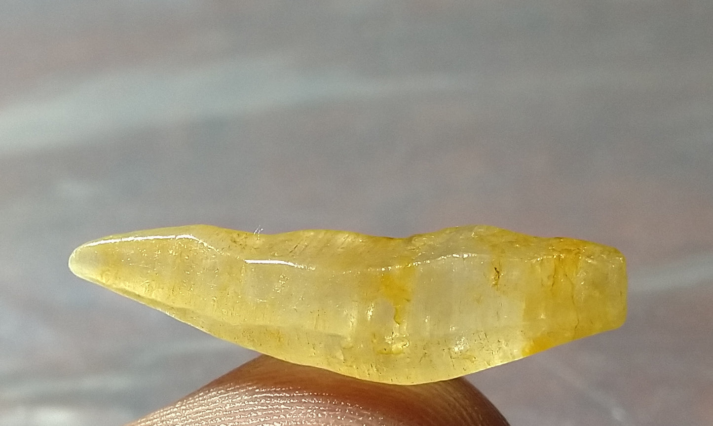 Natural Light Yellow Sapphire 11.20ct Crystal Stone