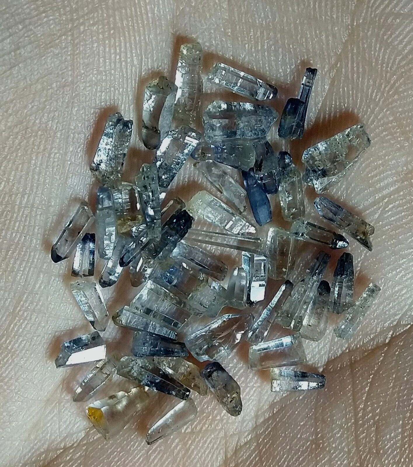 Natural Sapphire 14.50ct-50pcs Small Crystal Stone Lot